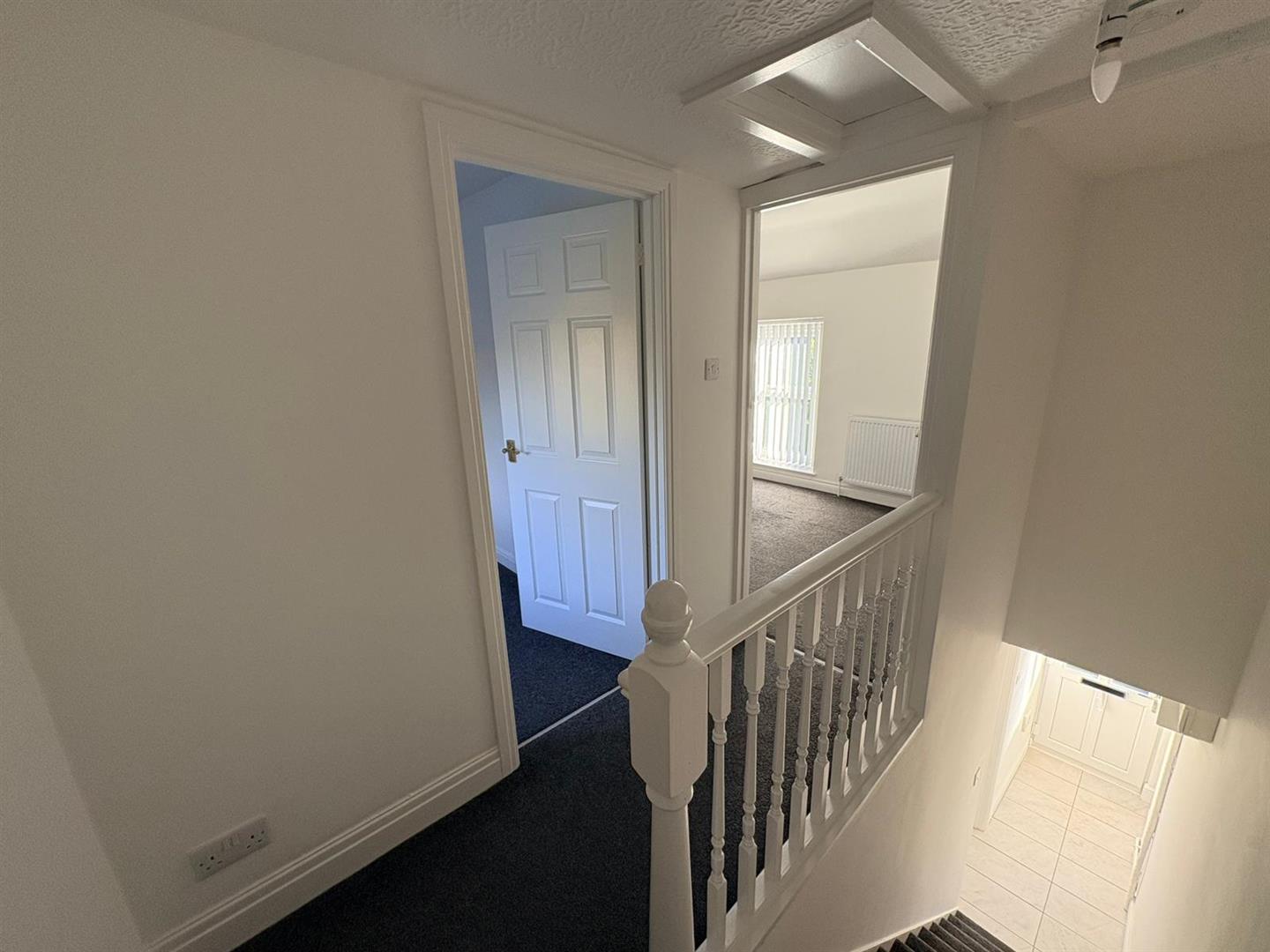 Vicarage Road, Morriston, Swansea, SA6 6DU